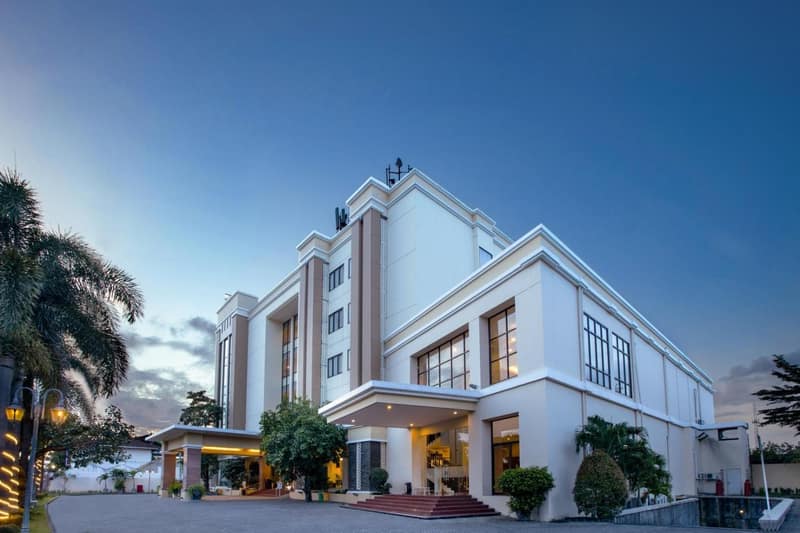 Riss Hotel Malioboro — building
