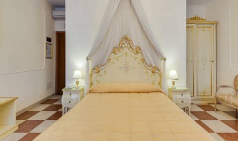 Hotel Marte — hotel room