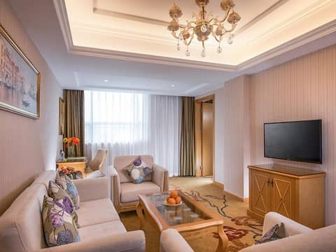 Vienna Hotel Shenzhen Fuyong Subway Station — photo 6