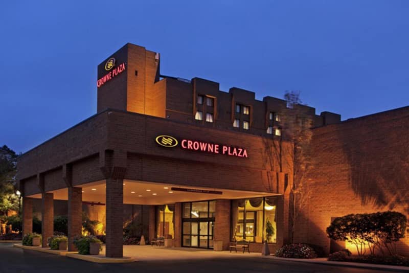 Crowne Plaza Columbus North - Worthington by IHG — building