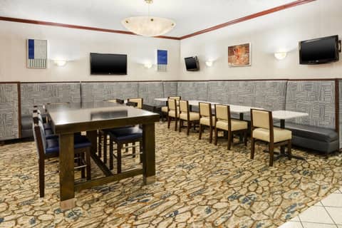 Crowne Plaza Columbus North - Worthington by IHG — photo 4