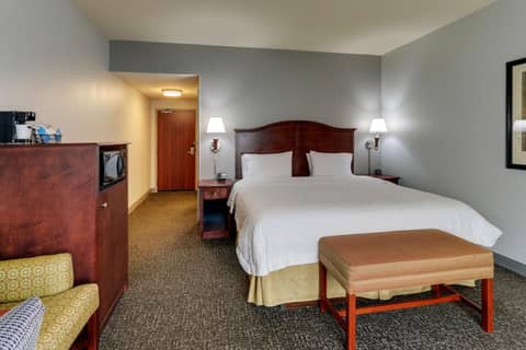 Hampton Inn & Suites Indianapolis-Airport — photo 6