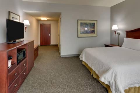 Hampton Inn & Suites Indianapolis-Airport — photo 7