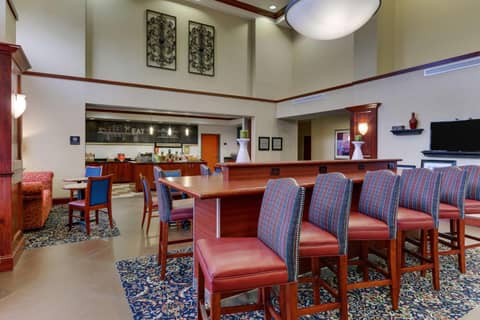 Hampton Inn & Suites Indianapolis-Airport — photo 8