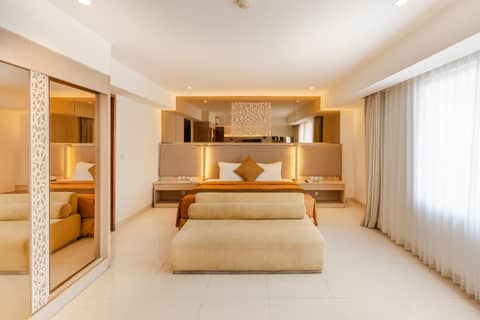 Kuta Angel Hotel — hotel room