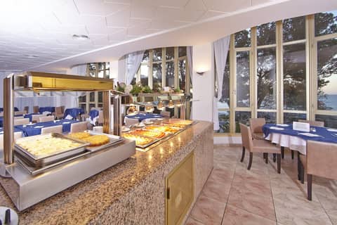 MLL Blue Bay Hotel — dining