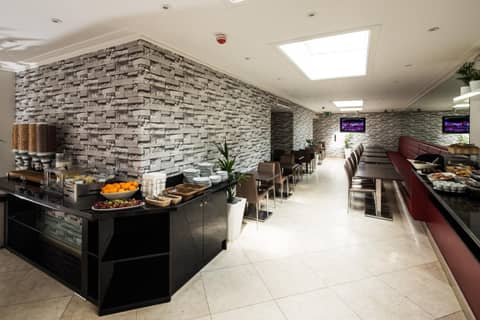 London House Hotel — breakfast buffet