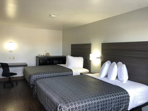 Americas Best Value Inn & Suites San Antonio Arena District — hotel room