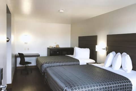 Americas Best Value Inn & Suites San Antonio Arena District — hotel room