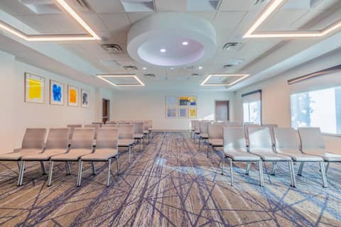 Holiday Inn Express & Suites Kansas City Airport by IHG — photo 7