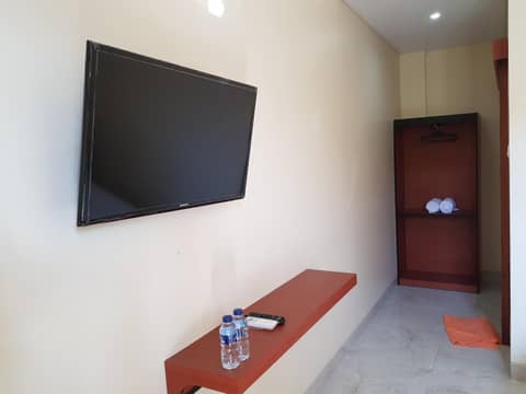 Praba Guesthouse — hotel room