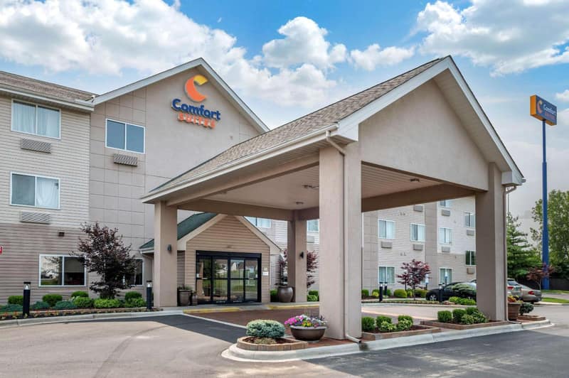 Comfort Suites Columbus West - Hilliard — building