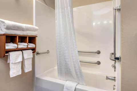 Comfort Suites Columbus West - Hilliard — photo 4