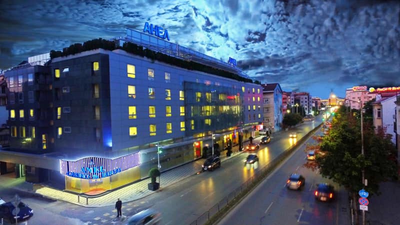 Hotel Anel — building