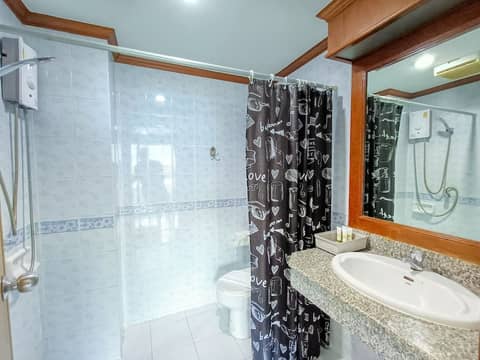 Hack Patong Beach Hotel — photo 4