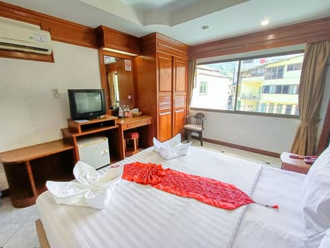 Hack Patong Beach Hotel — photo 5