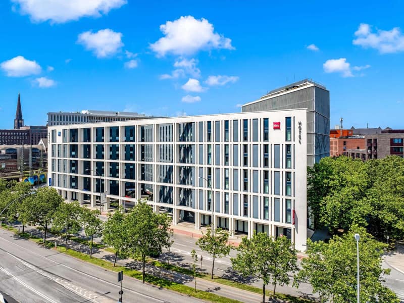 Ibis Hamburg City — building