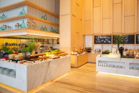 Avani Plus Riverside Bangkok Hotel — photo 9