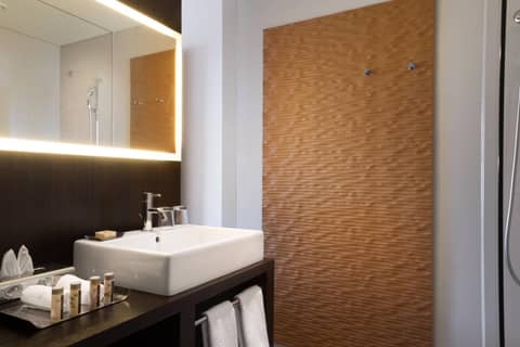 Renaissance Zurich Tower Hotel — photo 7