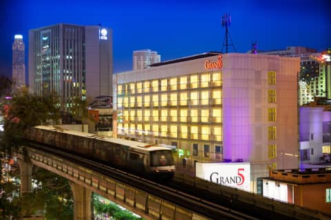 Grand 5 Hotel & Plaza Sukhumvit Bangkok — photo 2