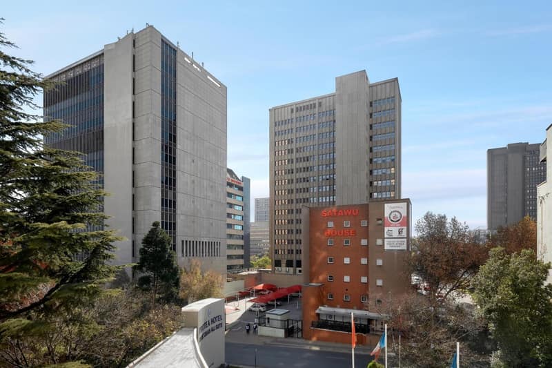The Parktonian All Suite Hotel — building