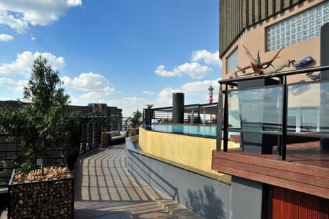 The Parktonian All Suite Hotel — roof