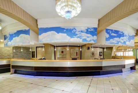 The Parktonian All Suite Hotel — recepcion & lobby