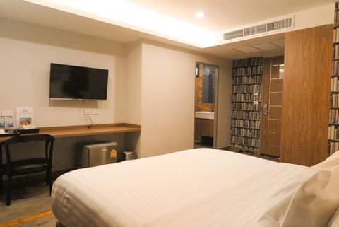 V20 Boutique Jacuzzi Hotel — photo 6
