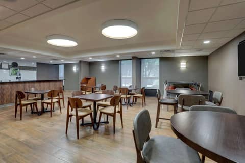Drury Inn & Suites Charlotte University Place — photo 4