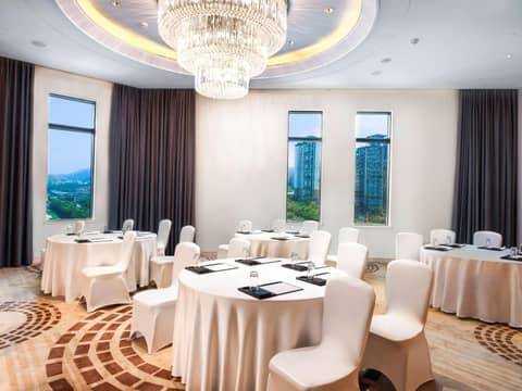 Hilton Guangzhou Baiyun-Conton Fair Free Shuttle Bus Service and Free Registration — photo 2