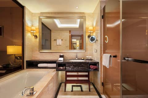 Hilton Guangzhou Baiyun-Conton Fair Free Shuttle Bus Service and Free Registration — photo 6