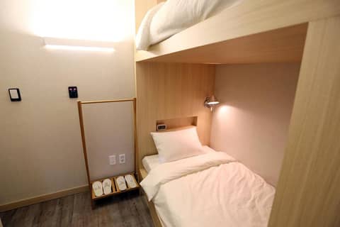 Hotel 8 Hours — hotel room