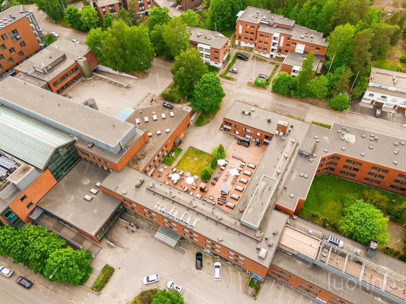 Hotel Haaga Central Park — building