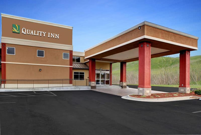 Quality Inn Asheville Downtown Tunnel Rd — building