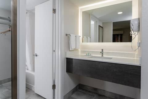 Quality Inn Asheville Downtown Tunnel Rd — photo 8