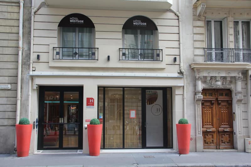 Westside Arc de Triomphe Hotel — building