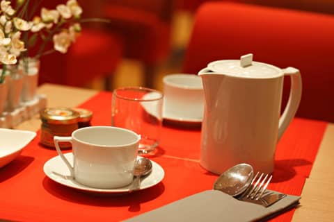 Westside Arc de Triomphe Hotel — dining