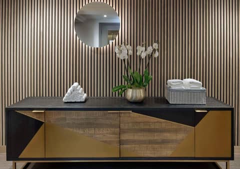 Hyatt Regency London - The Churchill — bathroom