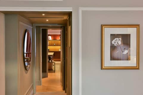 Hyatt Regency London - The Churchill — hotel reception