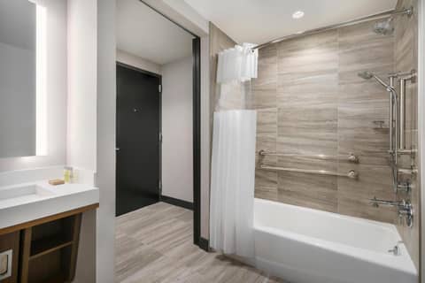 DoubleTree by Hilton New York Times Square South — photo 9