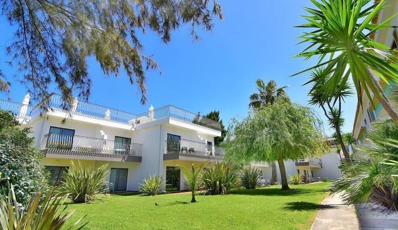 Bayside Salgados — building