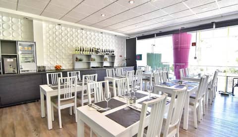 Bayside Salgados — dining