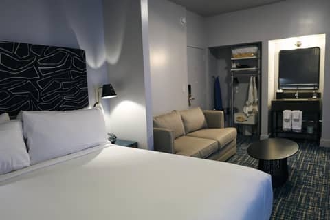 Hotel Garrett — hotel room