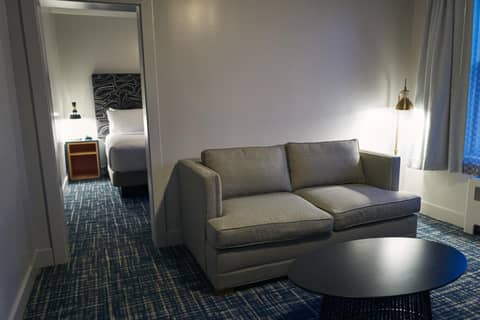 Hotel Garrett — hotel room