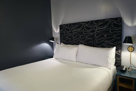 Hotel Garrett — hotel room
