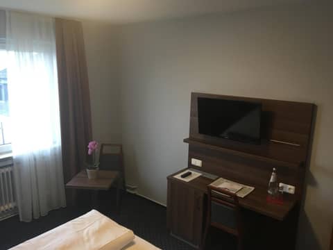 Tagungshotel Höchster Hof — hotel room