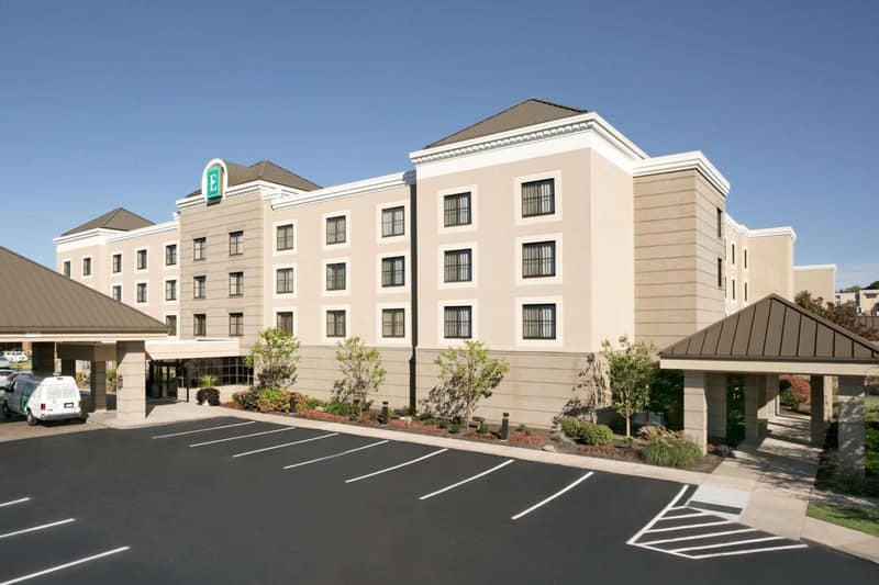 Embassy Suites Cleveland - Beachwood — building