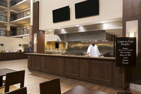Embassy Suites Cleveland - Beachwood — photo 6