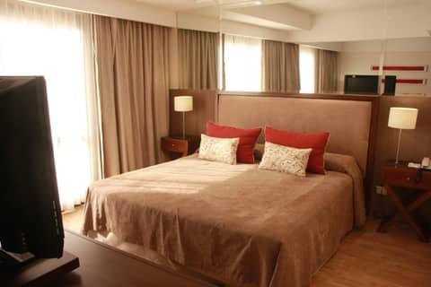 Grand King Hotel — hotel room