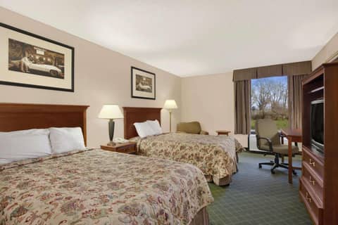 Days Inn by Wyndham Columbus Airport — photo 3